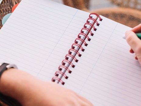 איך מתחילים לכתוב ספר?