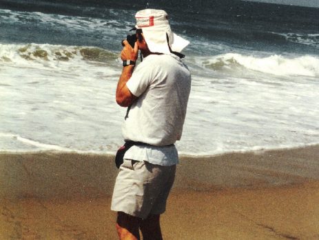 המדען שהפך לסופר מתח – ריאיון עם צ'רלי וולף